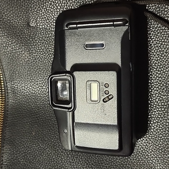 Camera/Canan - Picture 2 of 2